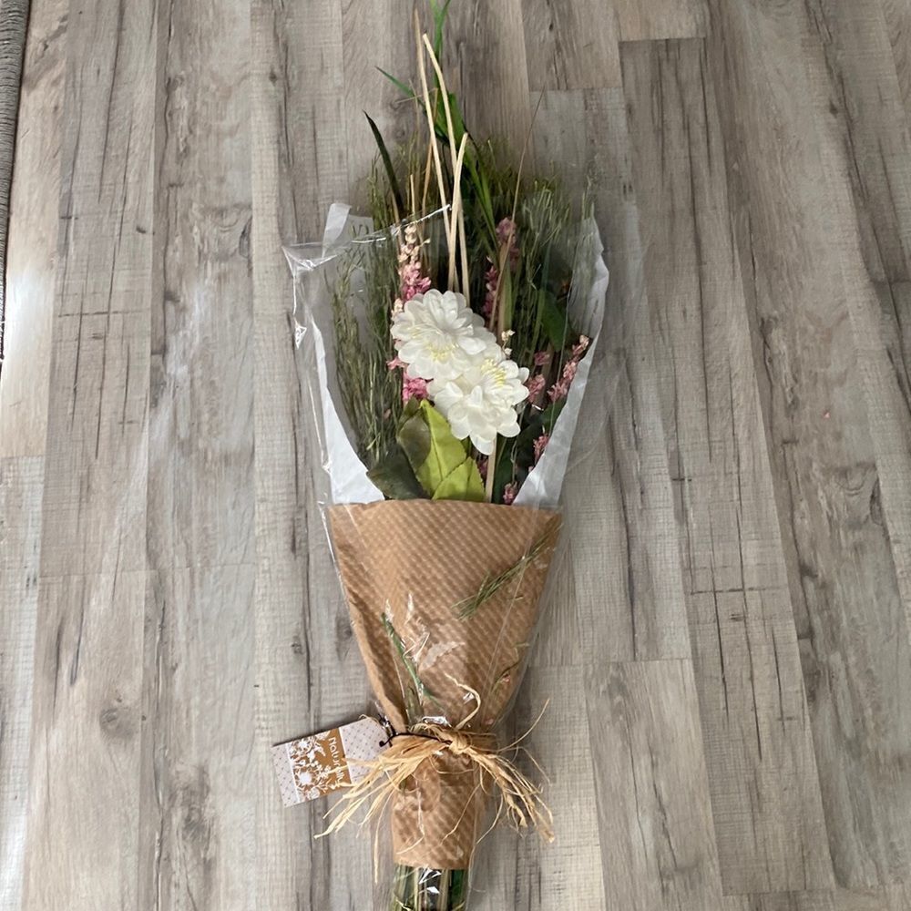 Dried Floral Arrangement/Decor  